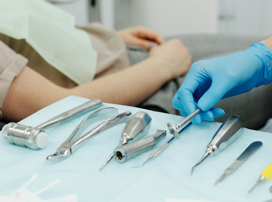 تستخدم كباطات جراحية على نطاق واسع في أنواع مختلفة من العمليات الجراحية