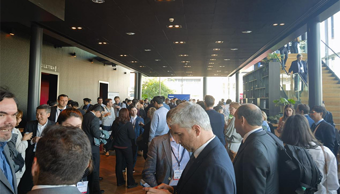 كيفية تحقيق انخفاض كبير في النزيف أثناء العملية وتكرار الورم بعد العملية الجراحية في نفس الوقت ؟